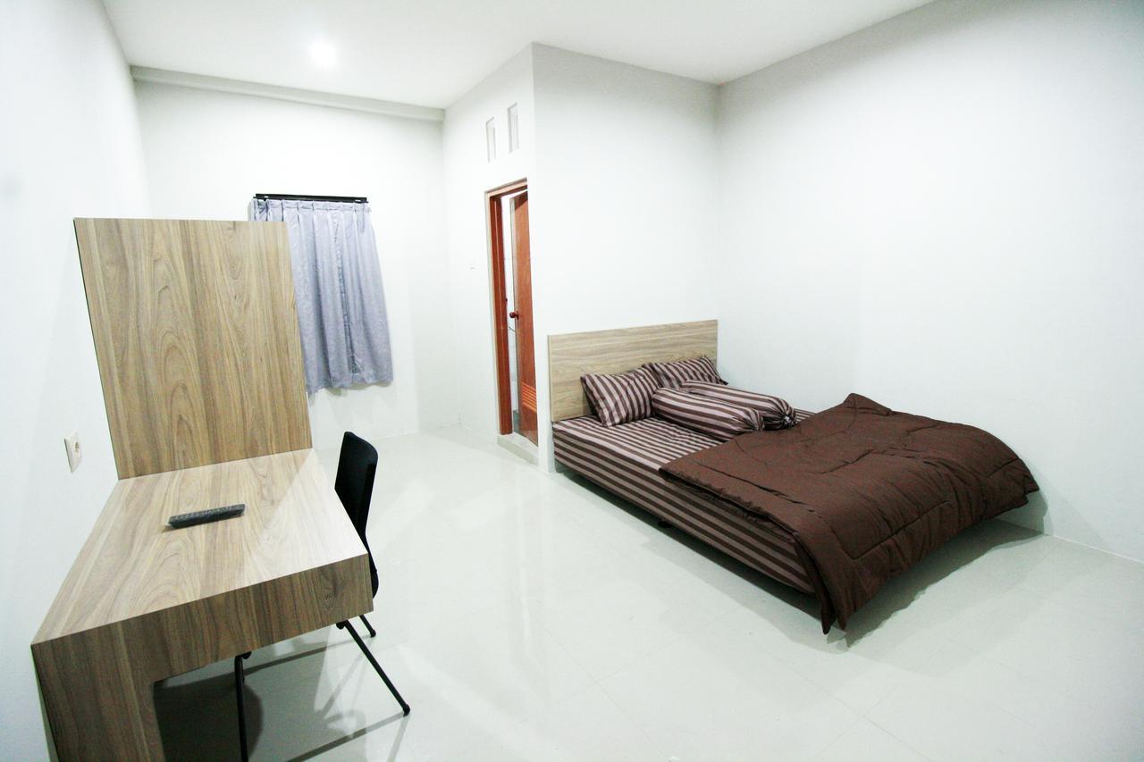 Hôtel Dparagon Medokan Ayu à Sorabaya Extérieur photo